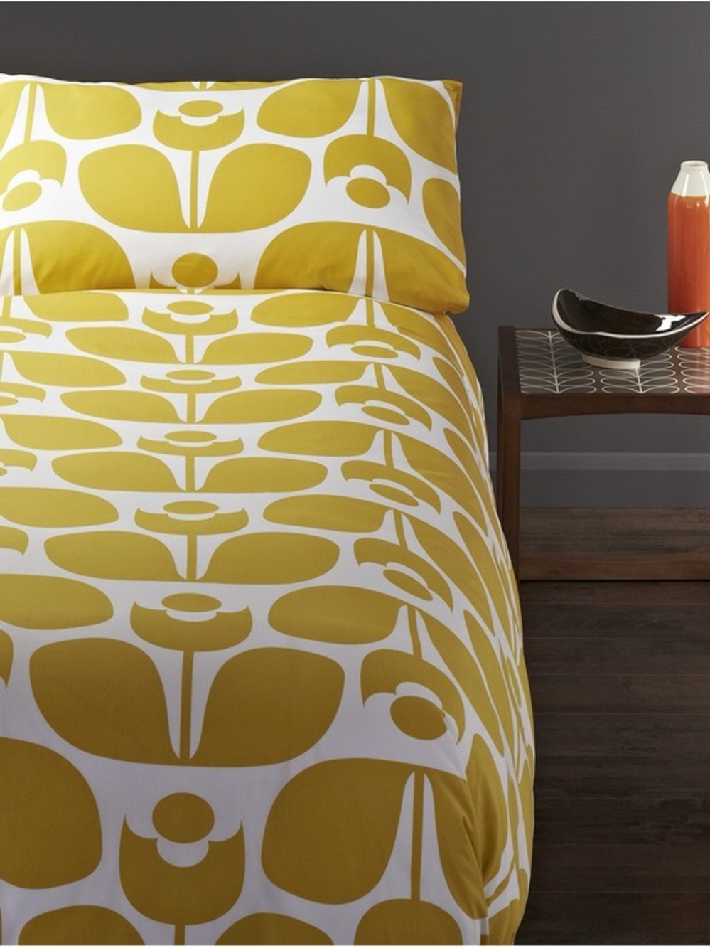 Orla Kiely Yellow Wallflower Full Size Duvet Set with matching pair of shams NIB